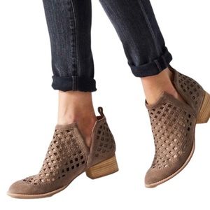 Jeffrey Campbell Targgart Leather Boot in Brown